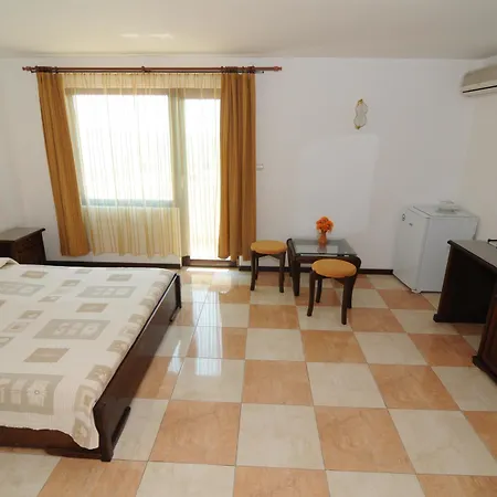 Family فندق سوزوبول