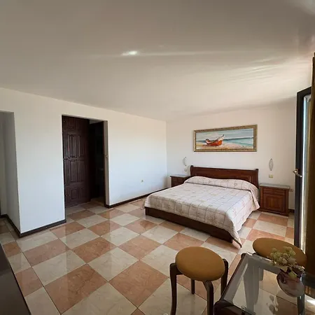 семеен море 3* Σωζόπολη